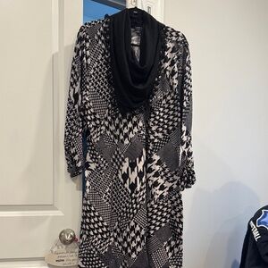 Robert Louis Black and White Geometric Long Sleeve Dress